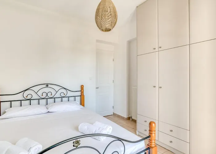 Casa Lina Large Apartment, Access Páros