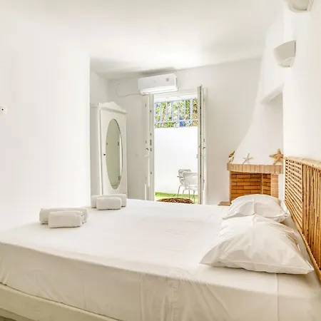 Casa Lina Large Apartment, Access * Alikí