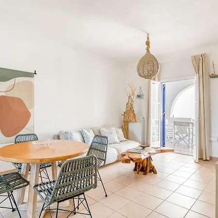 Casa Lina Large Apartment, Access * Parikia (Paros)