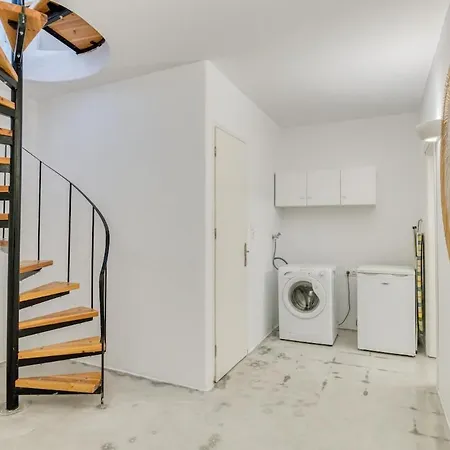 Casa Lina Large Apartment, Access * Aliki (Paros)