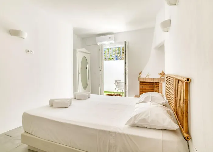 Casa Lina Large Apartment, Access * Parikia (Paros)