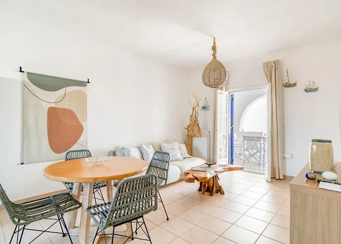 Casa Lina Large Apartment, Access * Parikia (Paros)