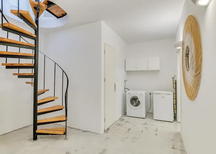 Casa Lina Large Apartment, Access * Parikia (Paros)